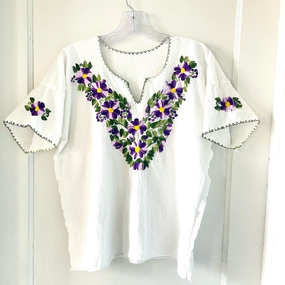 Vintage Handmade Embroidered Mexican Blouse Purple Floral Cotton Boho